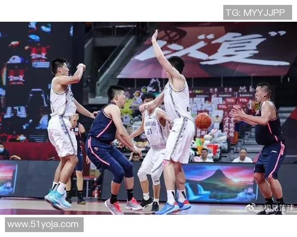 悉尼彗星与班克斯顿熊的激烈对决揭示篮球赛场上的无限可能性