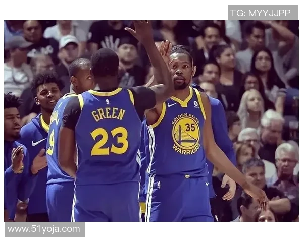 2016年勇士队与老鹰队的精彩对决回顾与分析